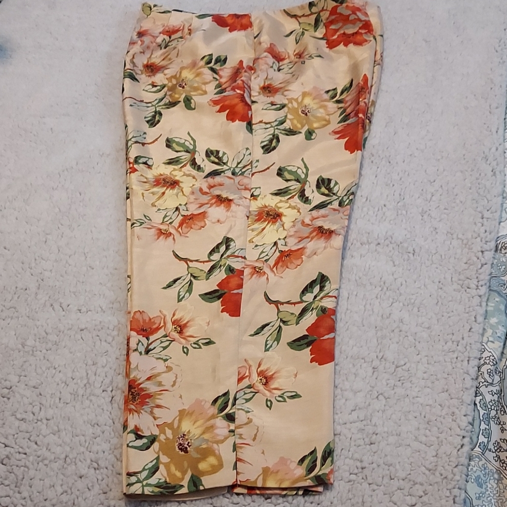 Floral Capris